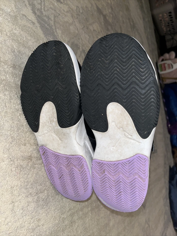 Jordan Max Aura Talla 2.5Y Niñas Jóvenes 2.5 DC-2001-015 Blanco Negro Púrpura Foto 4 de 4