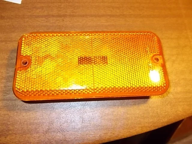 85-95 GMC & Chevy Van G10 G20 G30 Front CMarker Light 16502773 GM 
