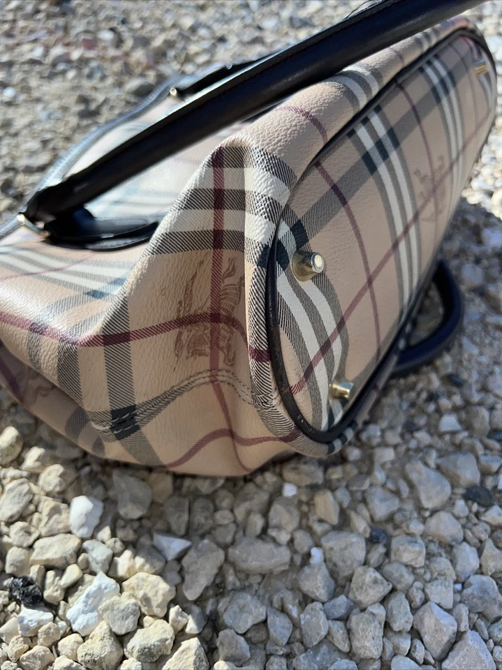 Burberry Monedero Haymarket Newfield Bolso de Mano de Lona Recubierta 9t 12 L 6 Foto 3 de 4
