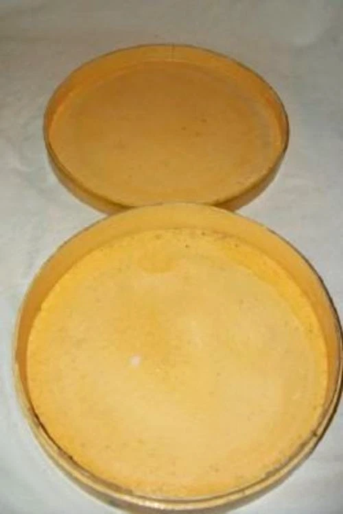 ANTIQUE PAPER MACHE CHEESE BOX FRENCH STYLE HP TOLE BUTTERY YELLOW JAPAN 1920s - Image 4 of 4