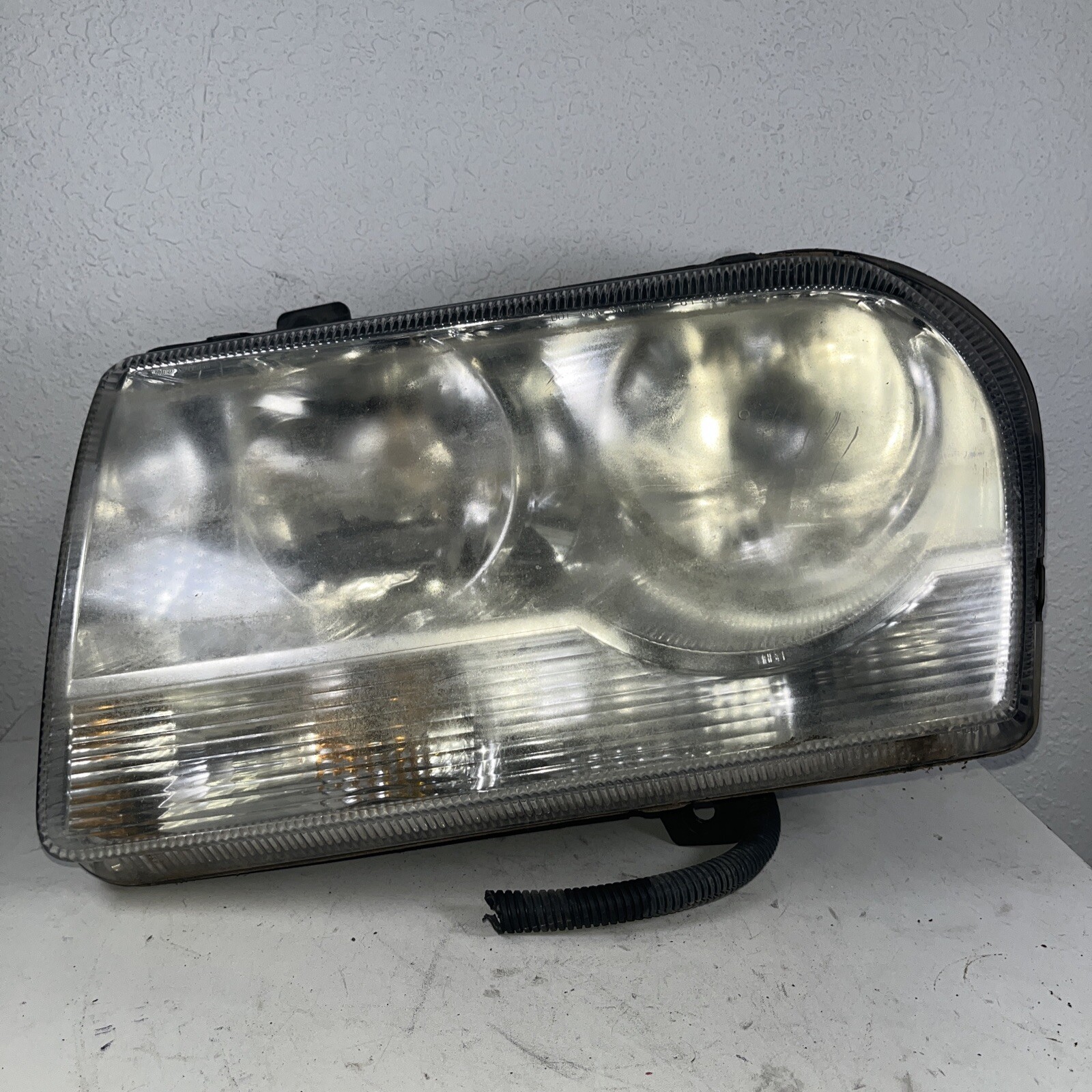 2005 06 07 2008 CHRYSLER 300 LEFT/DRIVER SIDE HEADLIGHT/HEADLAMP 