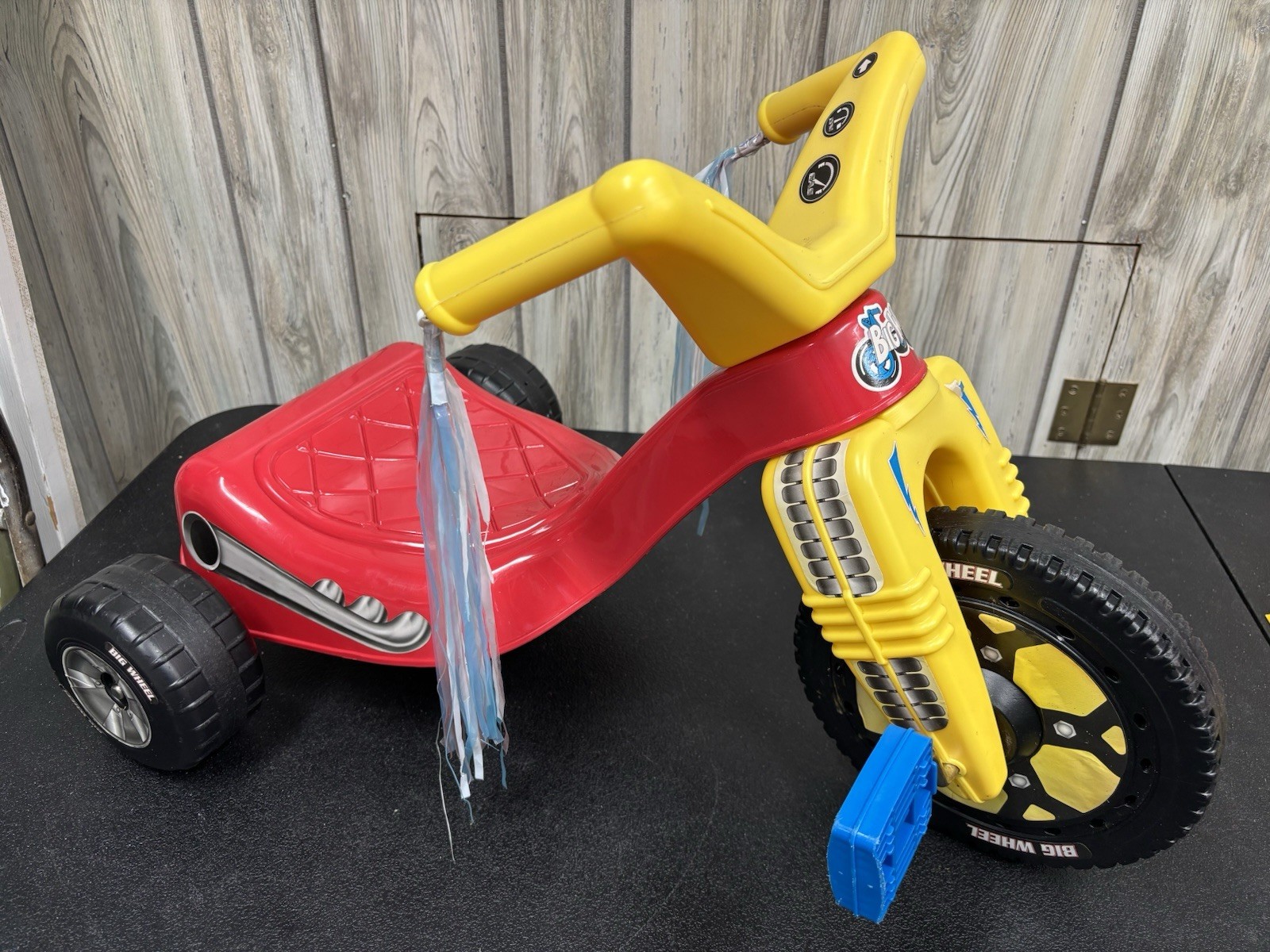 Big Wheel The Original By Schilling 22305 W/ Streamers