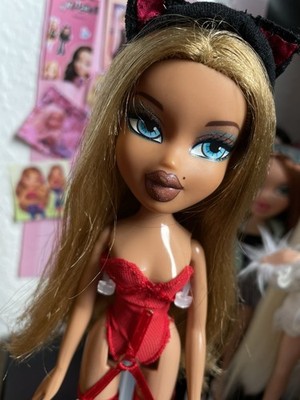 Bratz Fianna Flashback Fever Fashion Doll MGA Entertainment