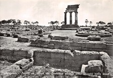 ITALIEN AGRIGENT KAPELLEN UND ALTÄRE IM ALTEN HEILIGTUM DER GOTTHEITEN