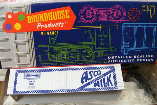 Kit Roundhouse HO #13072' Asco Milk 30' Billboard Reefer | Condition: New