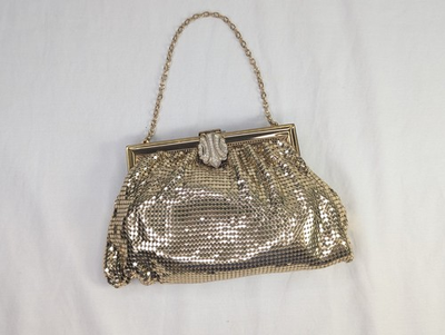 #ad Vintage WHITING amp; DAVIS Wristlet Gold Metal Mesh Purse w Rhinestone Kiss Clasp $39.99