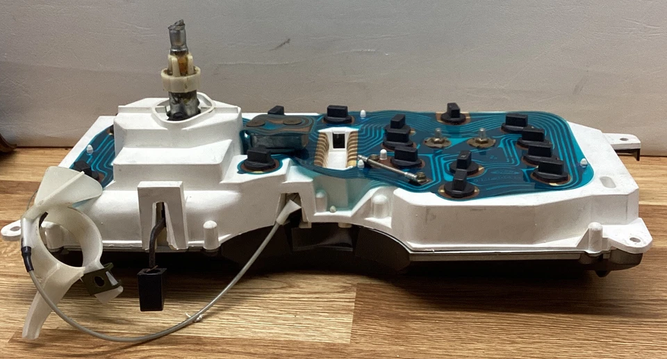 Medidores de cuadro de instrumentos Mercury Grand Marquis 1983 OEM usados D9MF-10C956 Foto 3 de 3