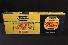 Aurora Model Motoring #1517 Striped 9” Straight Roadways 6 Pieces w Box