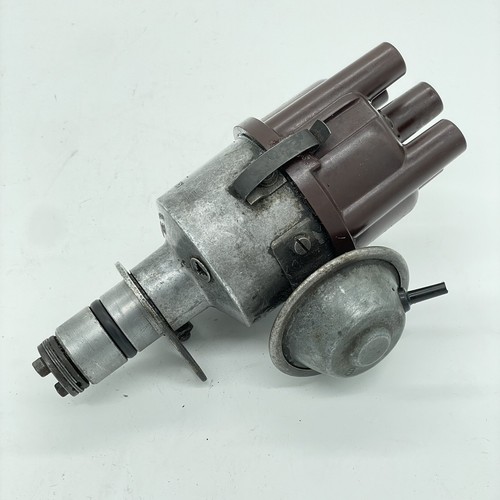 Porsche 912 Bosch JFUR 4 0 231 115 061 DISTRIBUTOR With Vacuum Advance