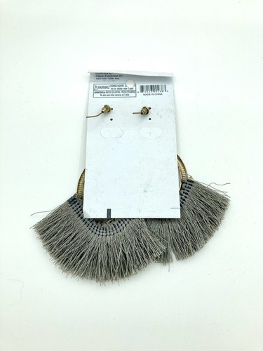 Hermosos Pendientes D’Bello - Nuevos en Tarjeta - Borla Gris Metal Tono Dorado - Imagen 2 de 2