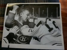 TED HARRIS NHL HOCKEY PHOTO MONTREAL CANADIENS WAYNE CASHMAN FIGHT BOSTON BRUINS