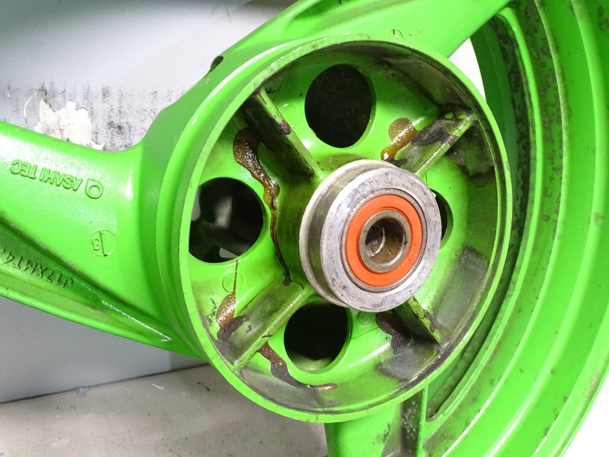 きゃさりん。 1996 Kawasaki Ninja ZX600E ZX6 Rear Wheel Rim | eBay