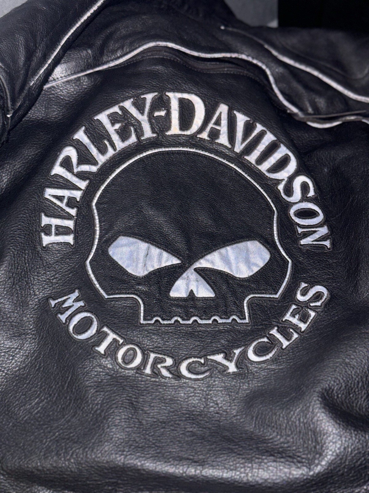 HARLEY DAVIDSON SKULL Tankschilder Tankembleme Tank Embleme 62299-06 & 62300-06 EUR 129,50 - IT