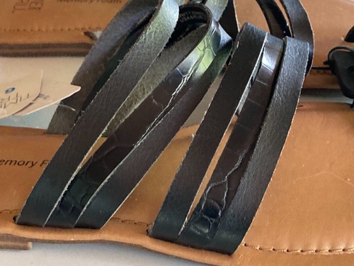 Time And Tru Women’s Strappy Sandals Black Sz 6 Memory Foam Soles - Picture 3 of 6