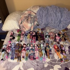 Monster High Fashion Doll Bundle Set of 27 with Accessories Mattel G3