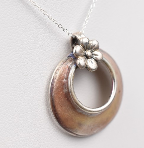 Sterling Silver 18" Open Circle Necklace with Light Enamel & Flower Pendant - Picture 5 of 12