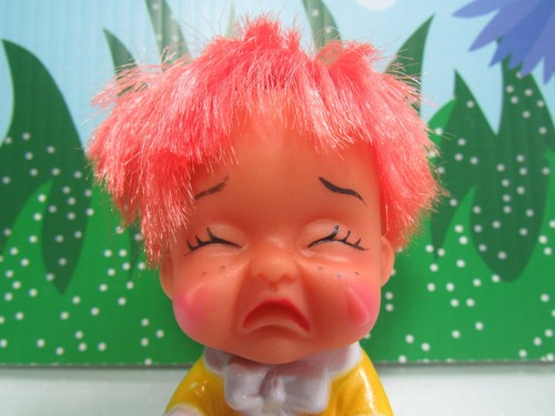 Muñeca Troll Crying Rootie Baby 1979 - Moody Cuties - Hecha en Hong Kong - Nueva - Imagen 2 de 8