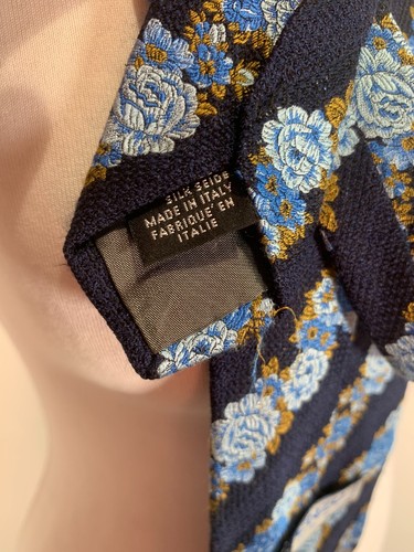 Corbata Kenzo Homme 100% seda en muy buena condición vintage años 80 patrón floral ancho azul marino - Imagen 6 de 6