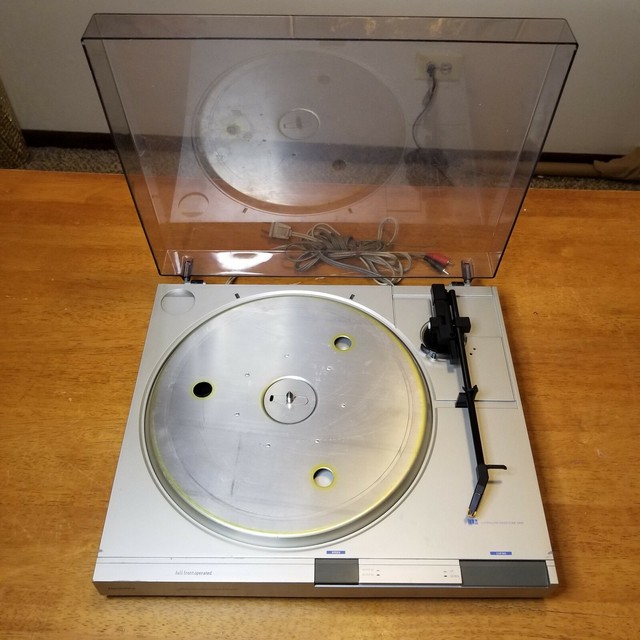 Magnavox Turntable Model FP1413SL01 Automatic Return Record Player for