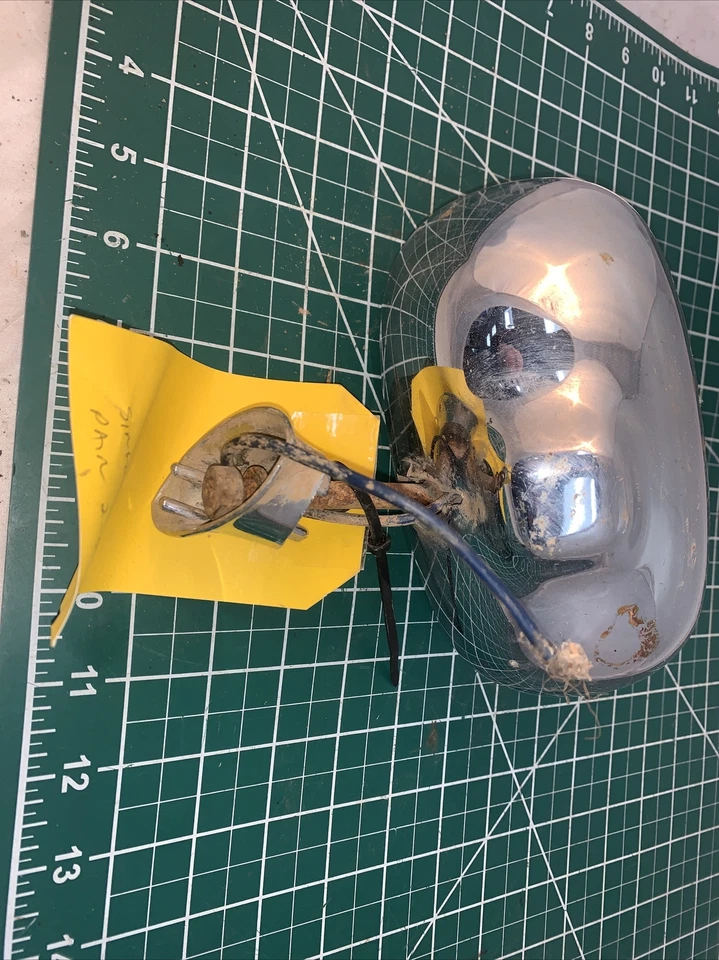 1964 Pontiac Grand Prix Fog/drivers Lights Original Guide 2 Sae Dp64 - Imagem 3 de 4