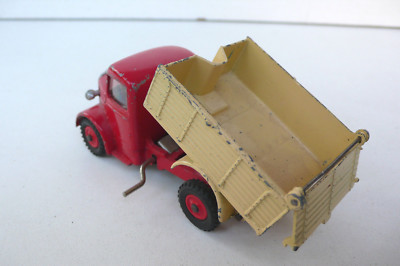 Dinky Toys camion Bedford poubelles (Gebraucht) in Meyrin für CHF 30
