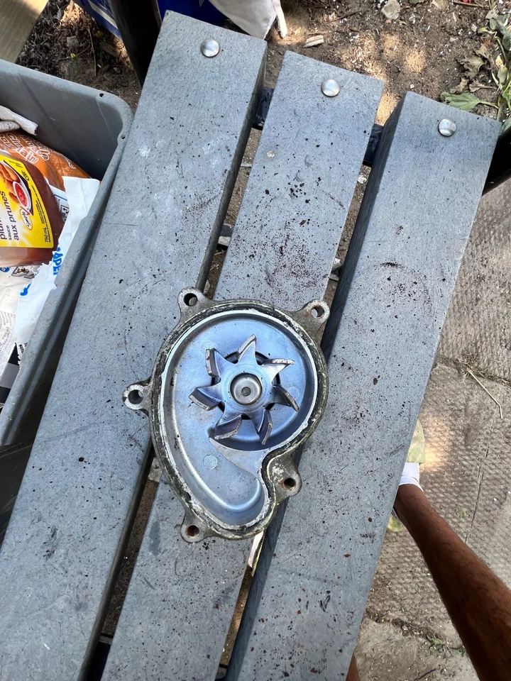 Bomba de agua Subaru Impreza 2012 Foto 2 de 2