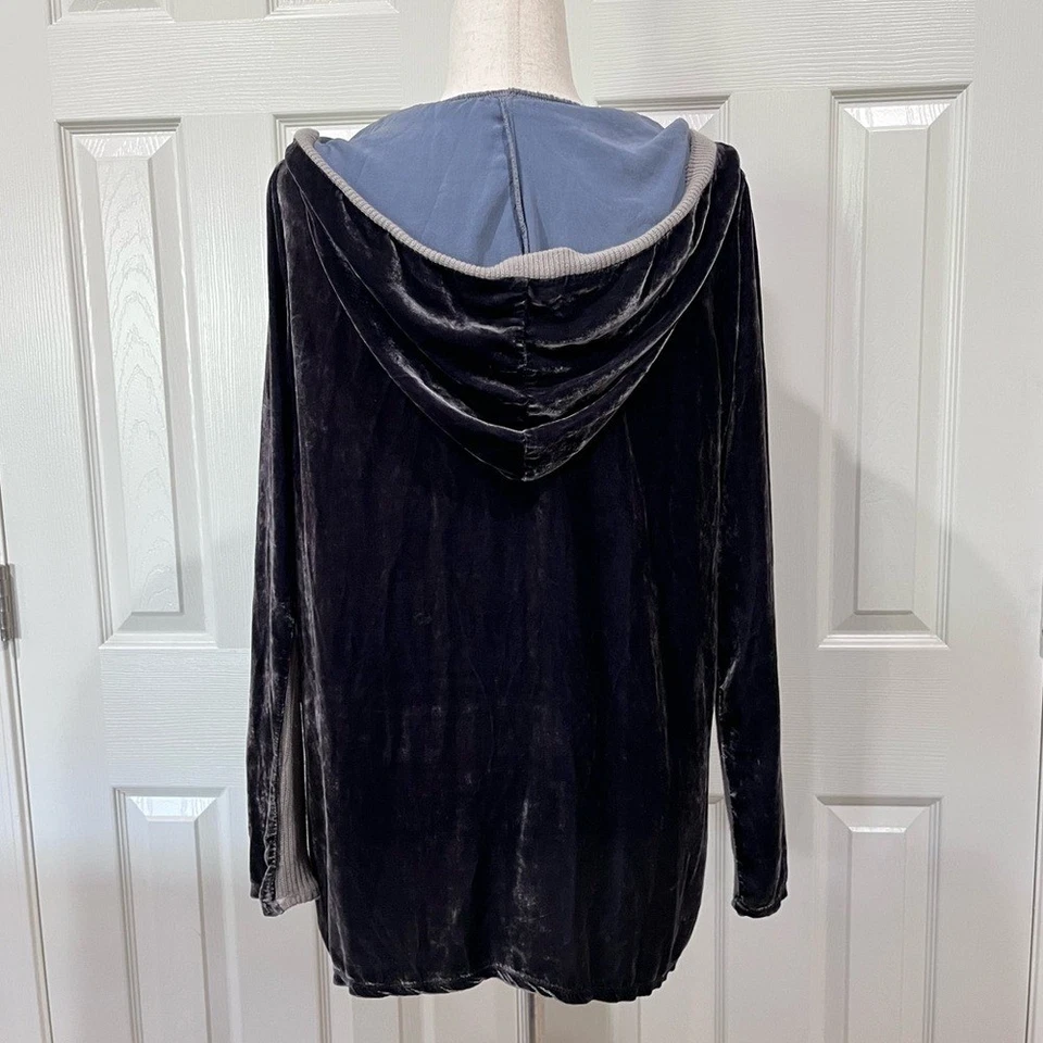 Johnny Was Pete & Greta Velvet Silk Pullover Hoodie Size XS Gray - Image 3 of 4