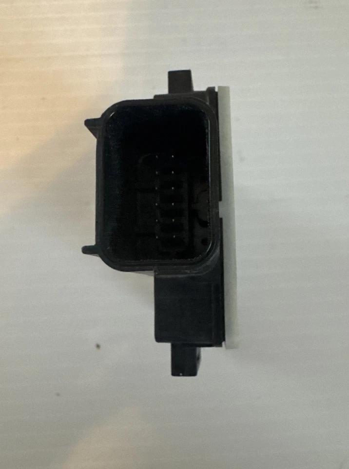 2024 - 2025 Kia Sorento Rear Right Blind Spot Radar Sensor 99150-P2501 OEM K0174 - Image 4 of 4
