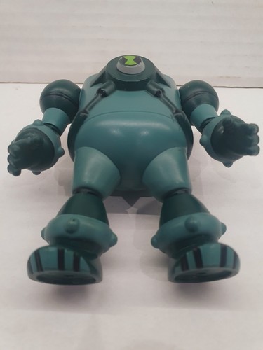 Ben 10 Ben Ten 5" ULTIMATE NRG Figure Bandai Light up function + 3.5" NRG Figure - Picture 6 of 15