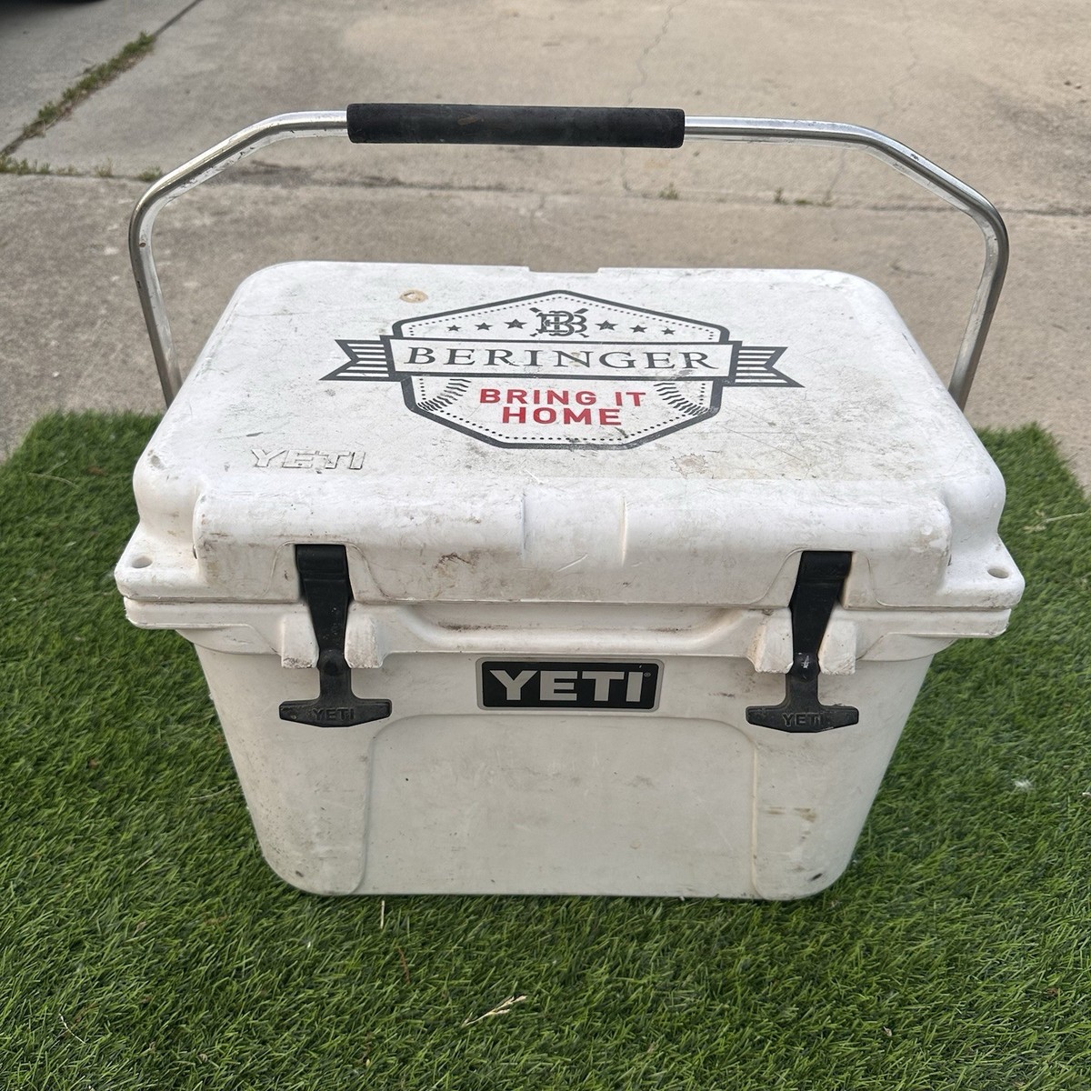Snow Peak - 廃盤品　希少！　YETI　ROADIE  20 Yeti Roadie 20 Cooler | NRS