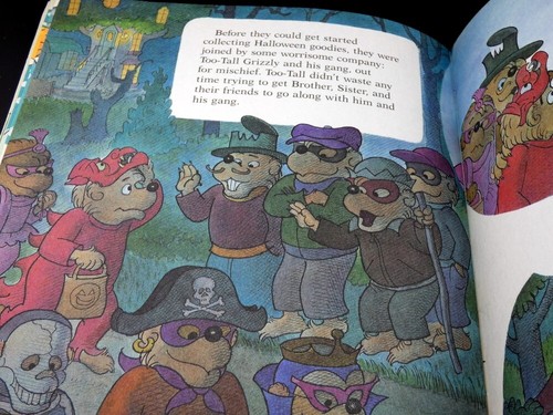 Vintage Halloween 1989 Berenstain Bears Trick Or Treat Soft Cover Book - Picture 10 of 11