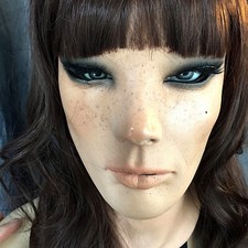 Latexmaske LIV FRECKLES +WIMPERN +PERÜCKE Crossdresser Frauenmaske Trans