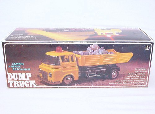 China ME-679 HINO TIPPING DUMP TRUCK 31cm Long! Batt. Op. Tin Toy NMIB`76 RARE! - Picture 9 of 10