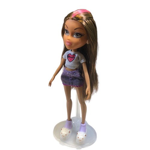 Bratz Doll Yasmin Causal Sweet Style Outfit 2015 MGA Pink Streak In Her Hair