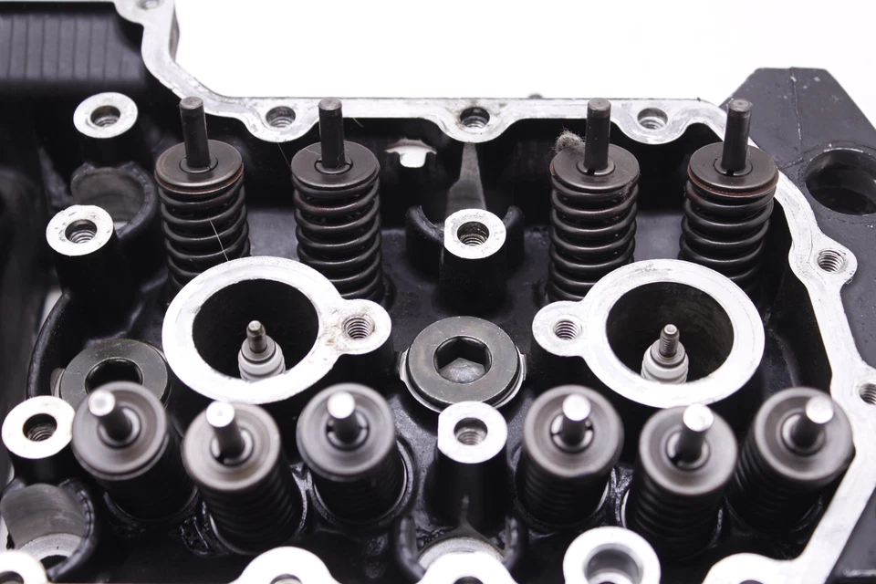 86-87 YAMAHA FAZER 700 FZX700 OEM ENGINE TOP END CYLINDER HEAD EB4 - Image 3 of 4