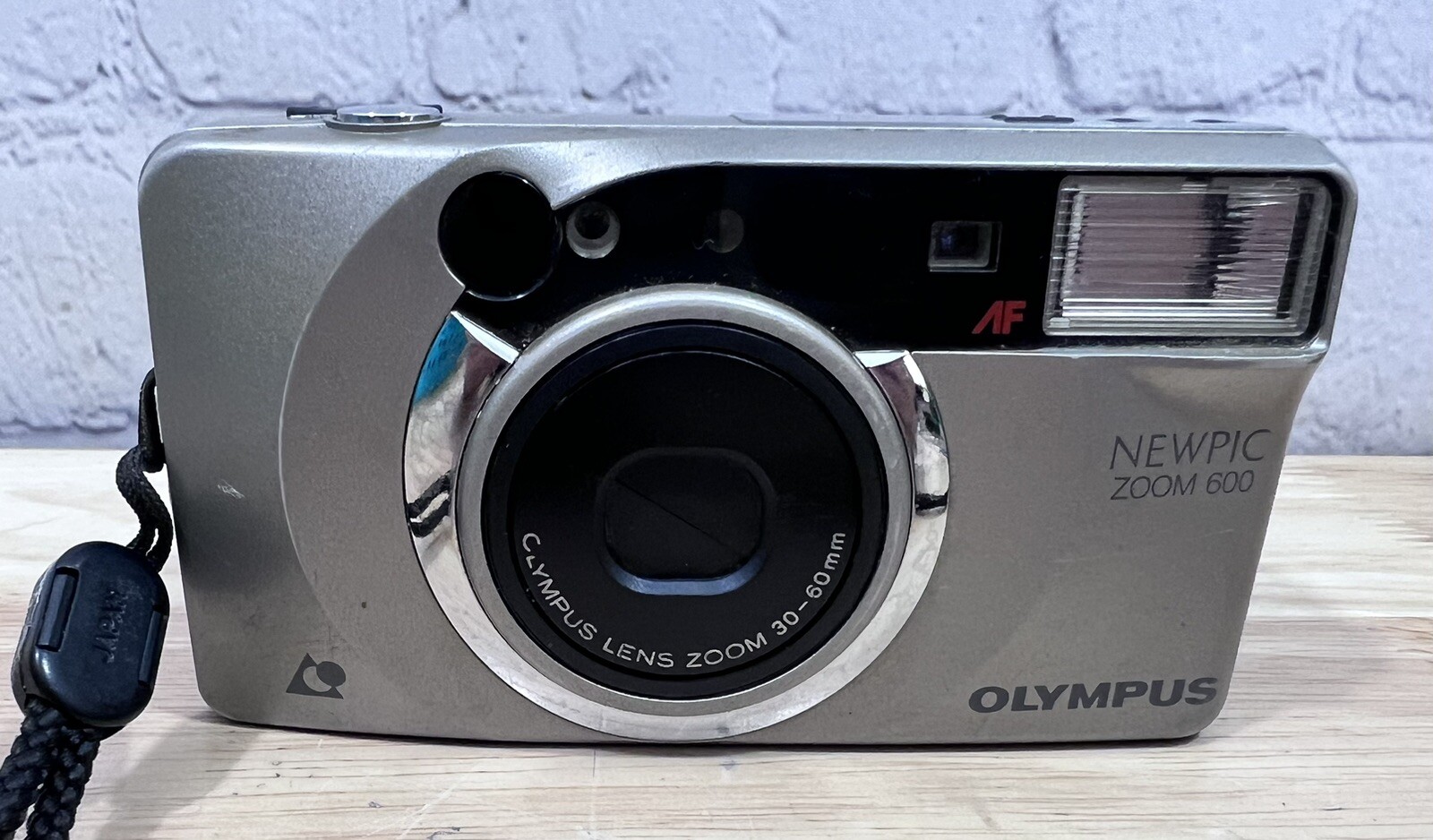 Olympus NewPic Zoom 600 35mm Point Shoot Camera 3060mm Zoom Tested