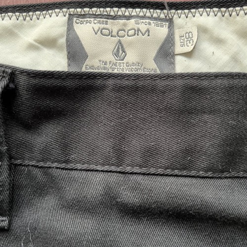 Volcom Men's black Bermuda Shorts Size 38 Preppy - Picture 4 of 11