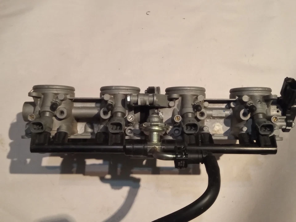 Yamaha FZ-10 MT-10 MT10 2017 16-24 OEM CARROCERÍAS DEL ACELERADOR CARROCERÍA INYECTORES DE COMBUSTIBLE CARBONO Foto 3 de 4