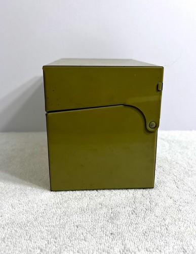 Vintage grüne Metall Rezeptbox mit Rezepten handgeschrieben und Ausschnitten und leeren Karten - Bild 5 von 10