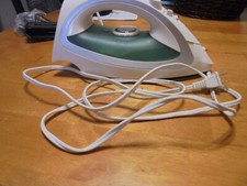 Silhouette Self Cleaning Steam Iron Professional Quality Garment Care