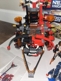 LEGO Nexo Knights Jestro&rsquo;s Evil Mobile Set 70316 & Moltor&rsquo;s Lava Smasher 70313