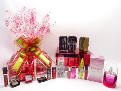 12 Stück Parfum und Make Up Geschenkkorb, Luxus Beauty Paket für Frauen + Gratis Ring
