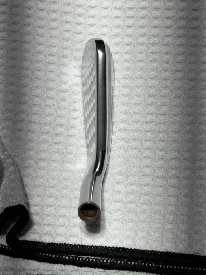 Taylormade p790 udi 2 Iron Head Only Good Condition - Image 2 of 4