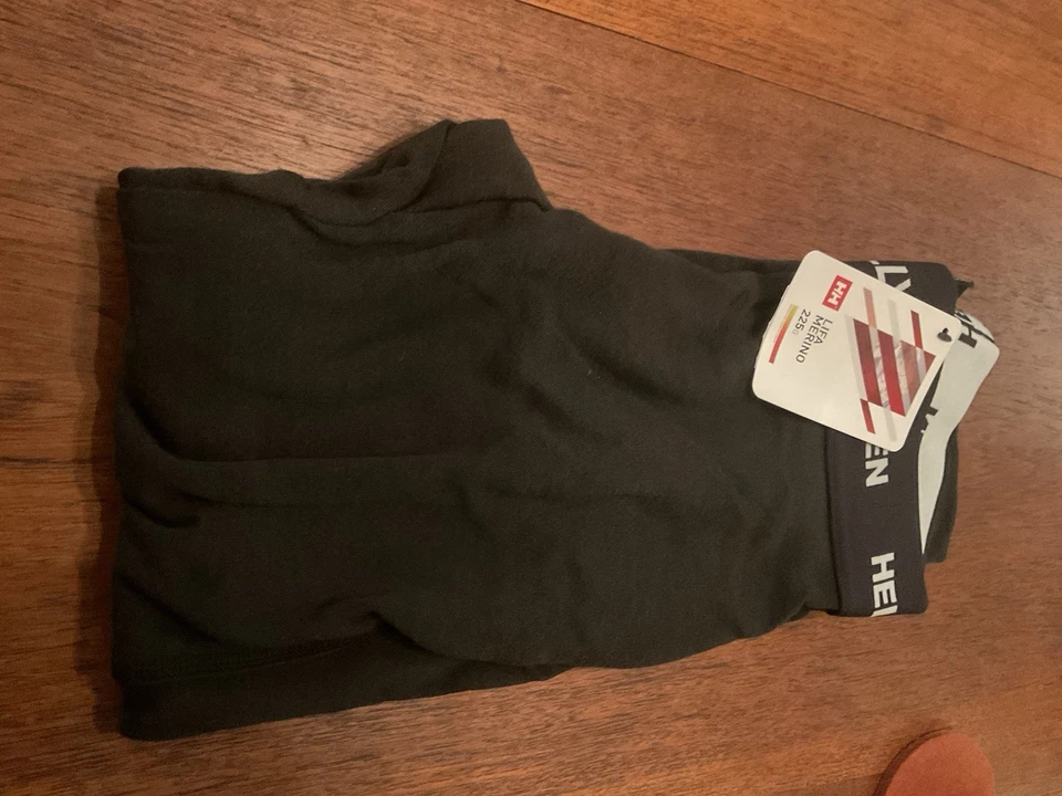 Pantalones para mujer Helly Hansen Lifa Merino peso medio 3/4, negros, pequeños Foto 4 de 4