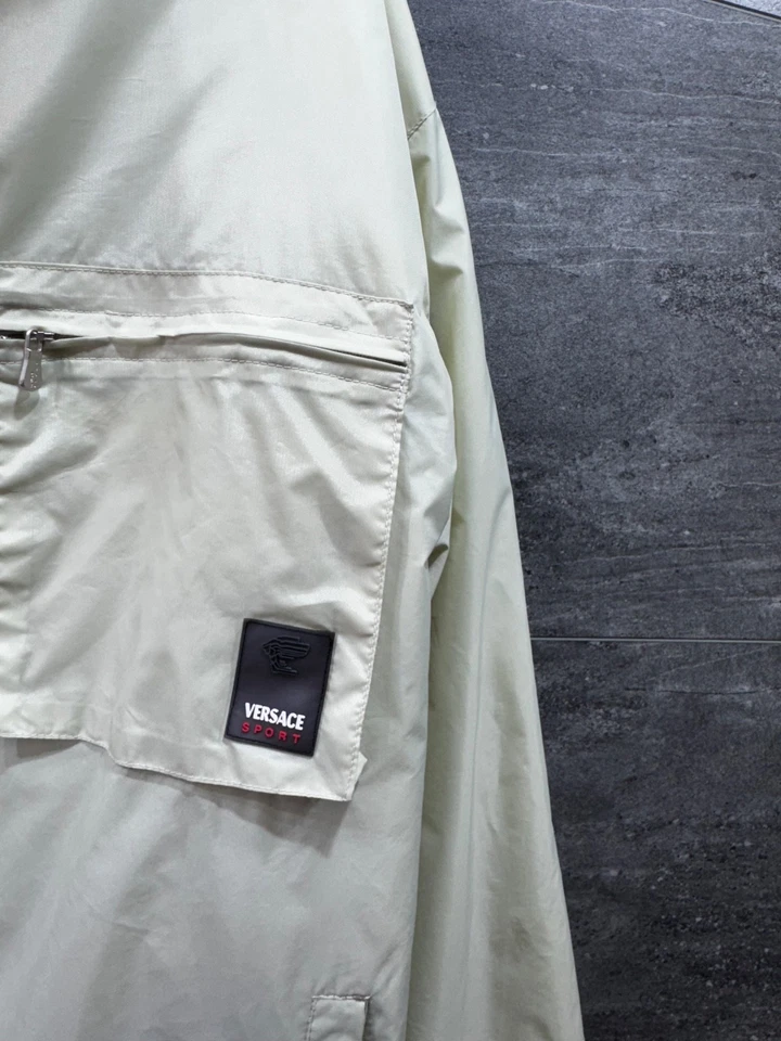 Chaqueta impermeable VERSACE SPORT Aqua Terra beige cremallera completa multibolsillo talla 50 Foto 2 de 4