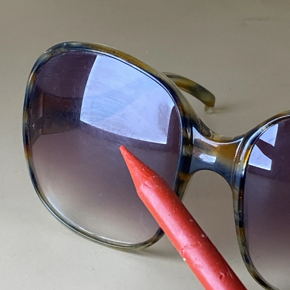 Gafas de sol para mujer Foster Grant años 70’s de gran tamaño EE. UU. brazo caído color degradado Foto 4 de 4