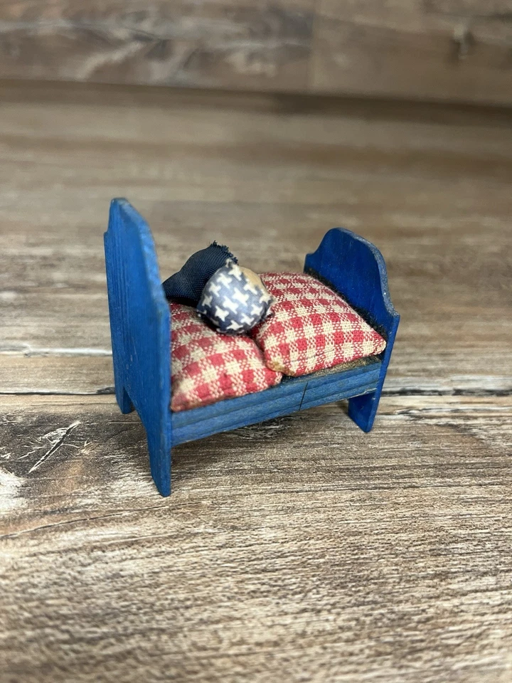 Ancien lit Miniature En Bois Style allemand Stilles Gluck ? Têtes poupées Tissus - Photo 4/4