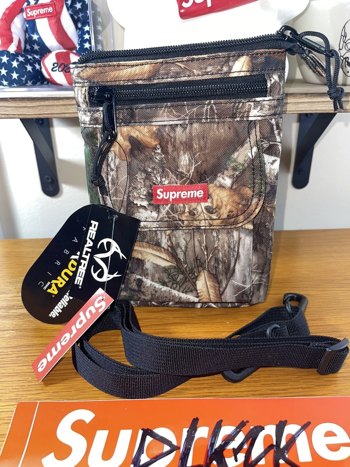 Supreme Realtree camouflage petite boîte logo sac à roulettes FW19