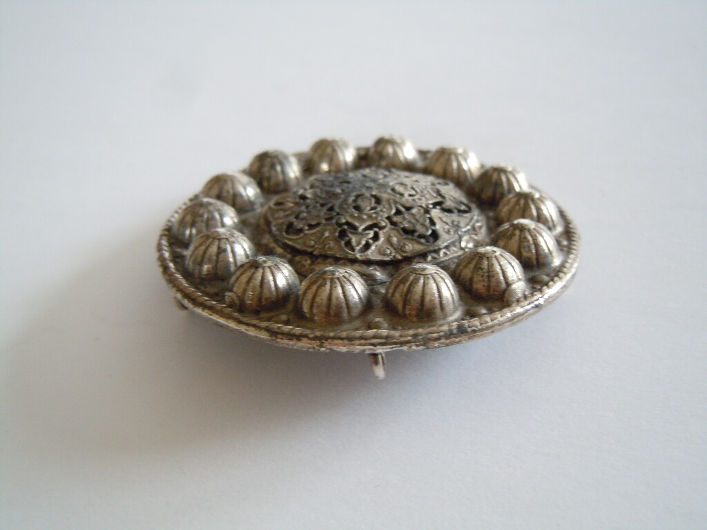 Solid Round Celtic Brooch/Pendant Silver Plated B… - image 2