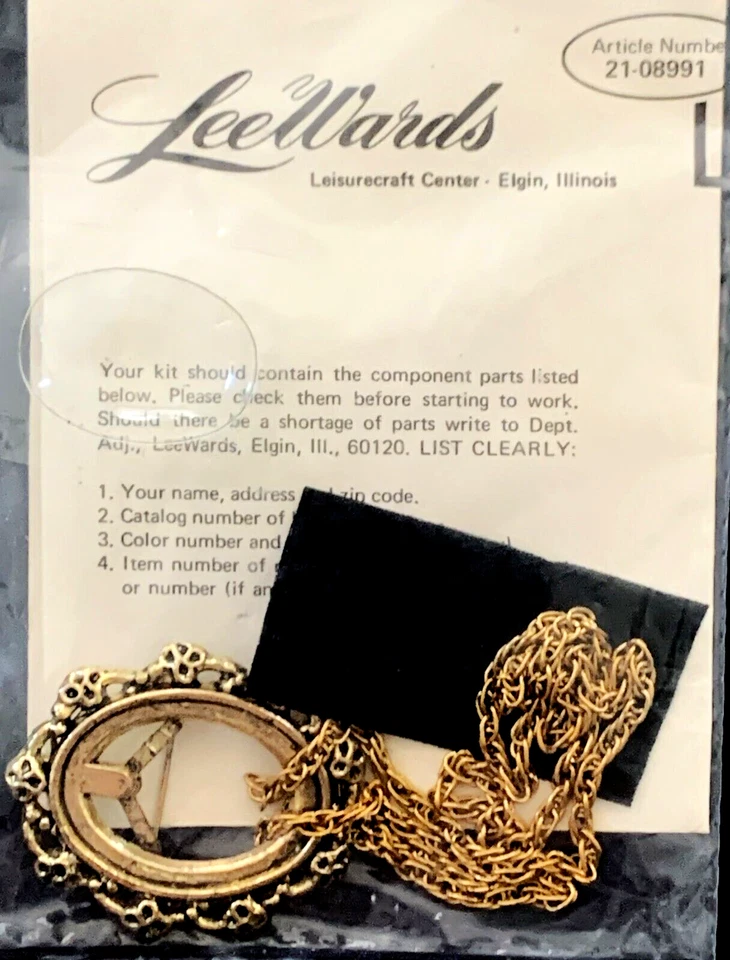 2 broches colgantes de punta de aguja Lee Wards mini kits artesanales de arte para casa de muñecas nuevos años 70 Foto 2 de 4